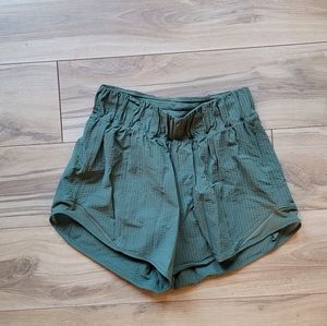 Lululemon Hotty Hot High Rise 4"